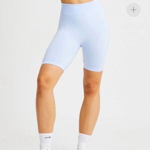 *NWT* AYBL Motion Seamless Shorts Size Small